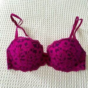 PINK Victoria's Secret Magenta Lace Bra